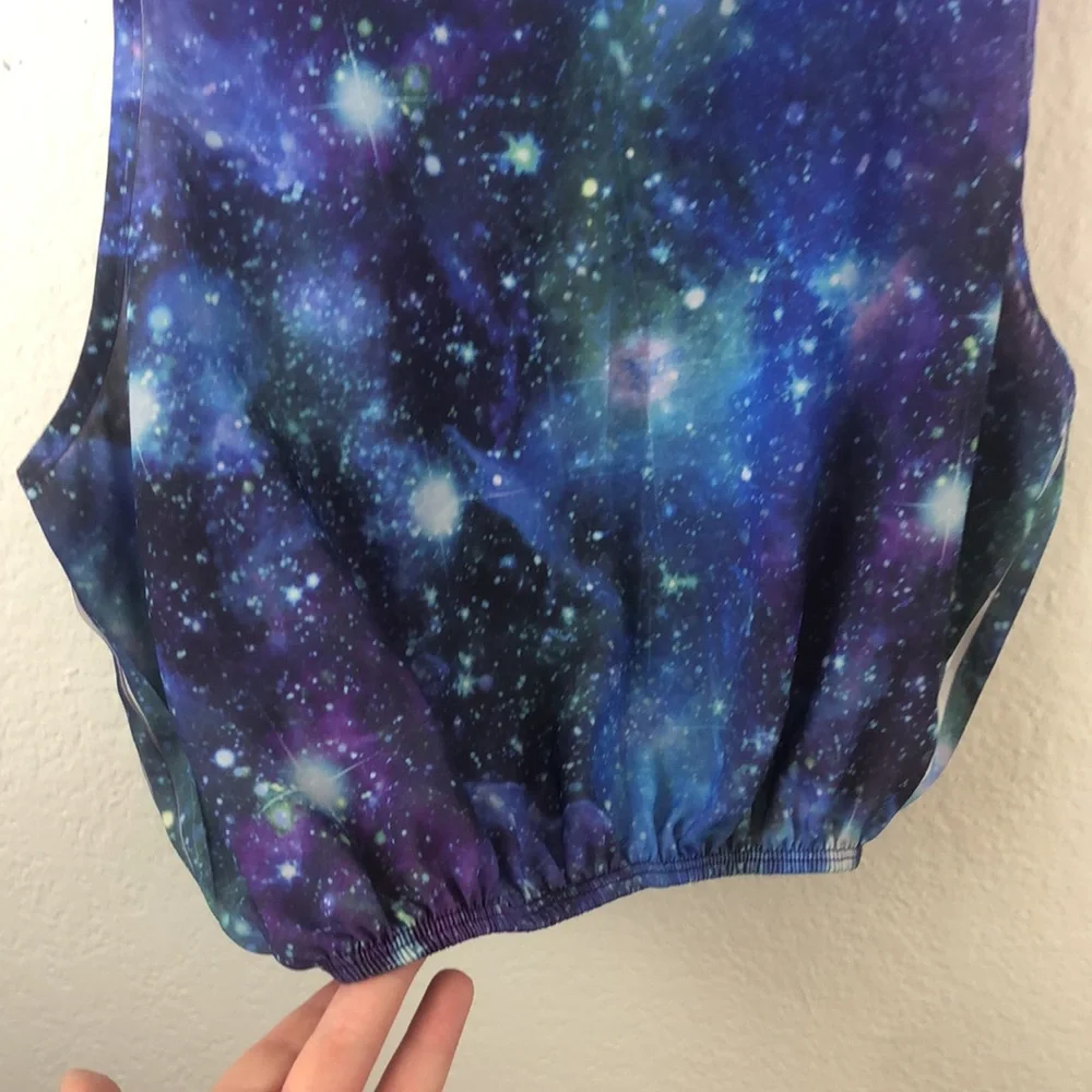 ‘LA Hearts’ Galaxy Blue and Purple Elastic Band Cutout Crop Top - Picture 4 of 10